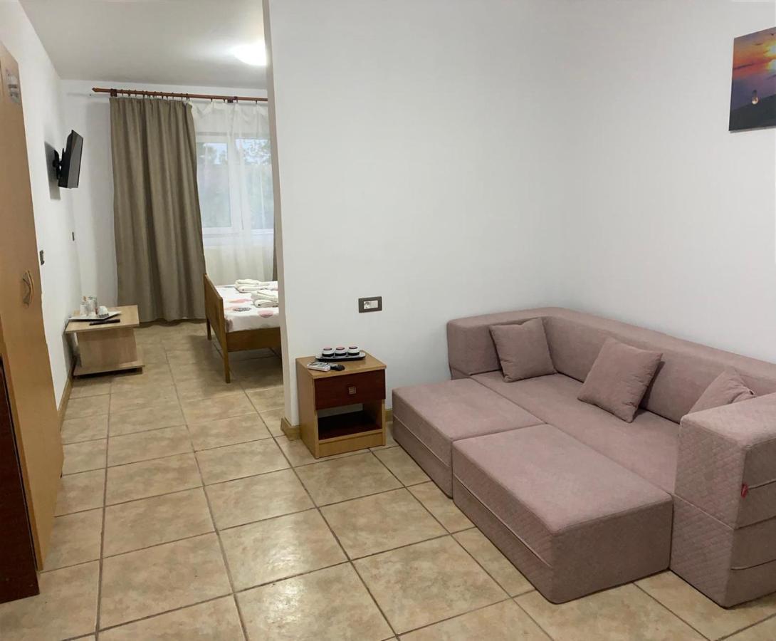 Ferienwohnung Raven Comstar Corbu  Exterior foto