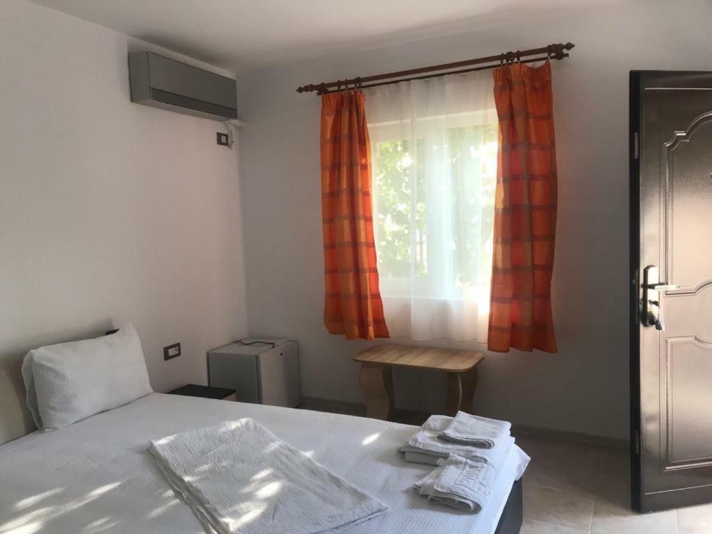 Ferienwohnung Raven Comstar Corbu  Exterior foto