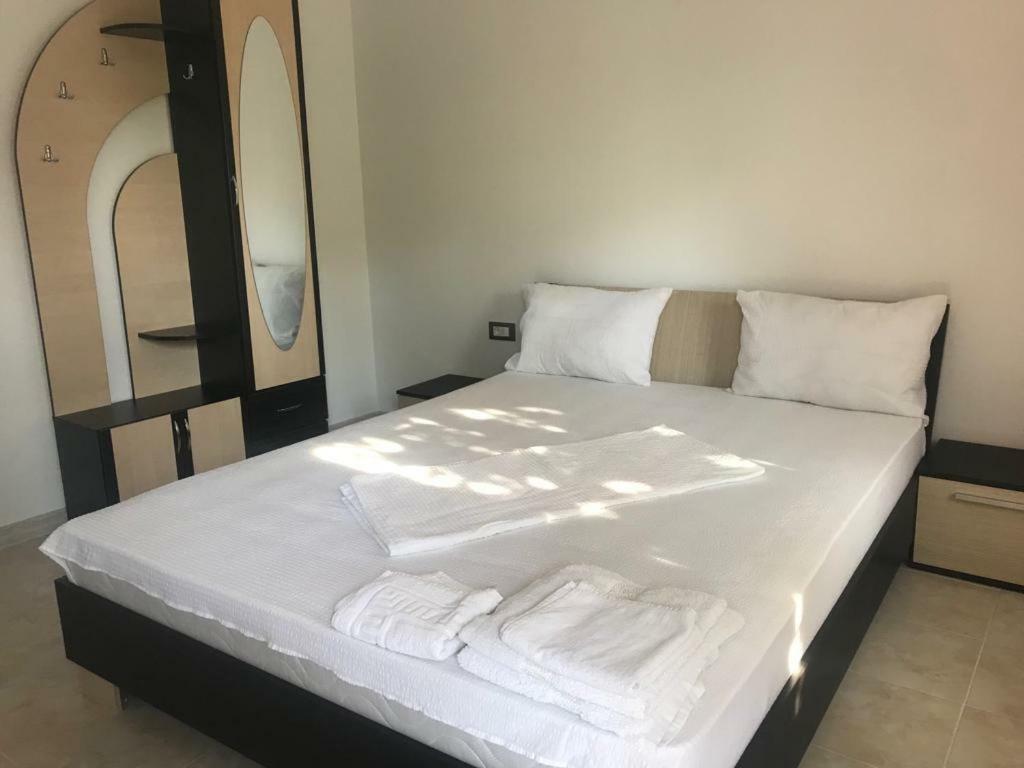 Ferienwohnung Raven Comstar Corbu  Exterior foto